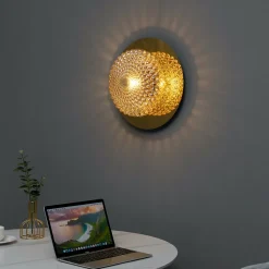 Plafonnier chic ou applique en métal doré et verre ambré graphique - Matera