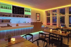 Pro Strip Strip LED Silver P75 830 5m 121W 700lm/m 84 LEDs/m RGBW+