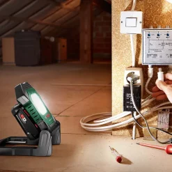 Projecteur de chantier sans fil Bosch UniversalWorkLight 18V 2100lm ( sans batterie)