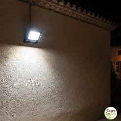 Projecteur LED extérieur 10 W IP65 800 lm blanc chaud compact et écoénergétique
