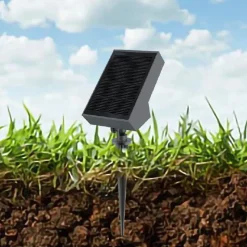 Projecteur solaire de jardin à LED IP65 500 lm avec piquet et capteur crépusculaire - 3000K