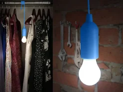 RETRO' : Ampoule LED à piles (3AAA non fournies) avec cordon. Bleu