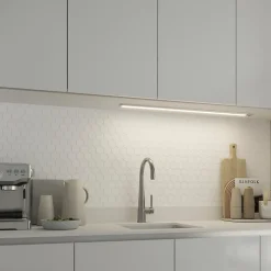 Réglette sous meuble à détection Menezes LED intégrée blanc neutre IP20 900lm 15W L.88,5xl.4,2xH.1cm chrome GoodHome
