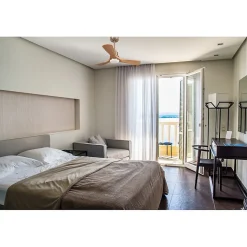 Tenerife de KlassFan - Super destratificateur et ventilateur DC 106 cm Laiton pales bois clair avec Lumière dimmable 10 à 20 m²