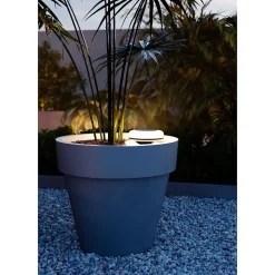 Twist - Lampe solaire d'extérieur LED 1W avec piquet 2700 K/RGB, IP54, angle 180, classe III, ABS noir - Beneito Faure