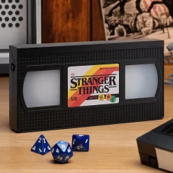 Veilleuse LED USB Stranger Things VHS Netflix sans fil Paladone l.18,7cm x H.9,5cm x P.2,5cm