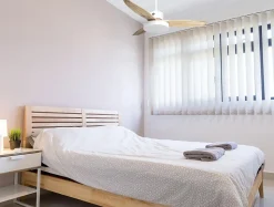 Ventilateur de plafond DC blanc avec pales en ABS 122cm et lumière pour 25m2