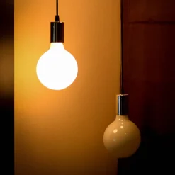 Xanlite - Ampoule LED B95, culot E27, conso. 8,5W, 1055 Lumens, Blanc chaud - RFE1055BO