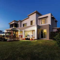 Xanlite - Projecteur mural noir LED IP65, 4500 lumens, conso 50W (éq 200W), Blanc chaud - PR50WMCEE